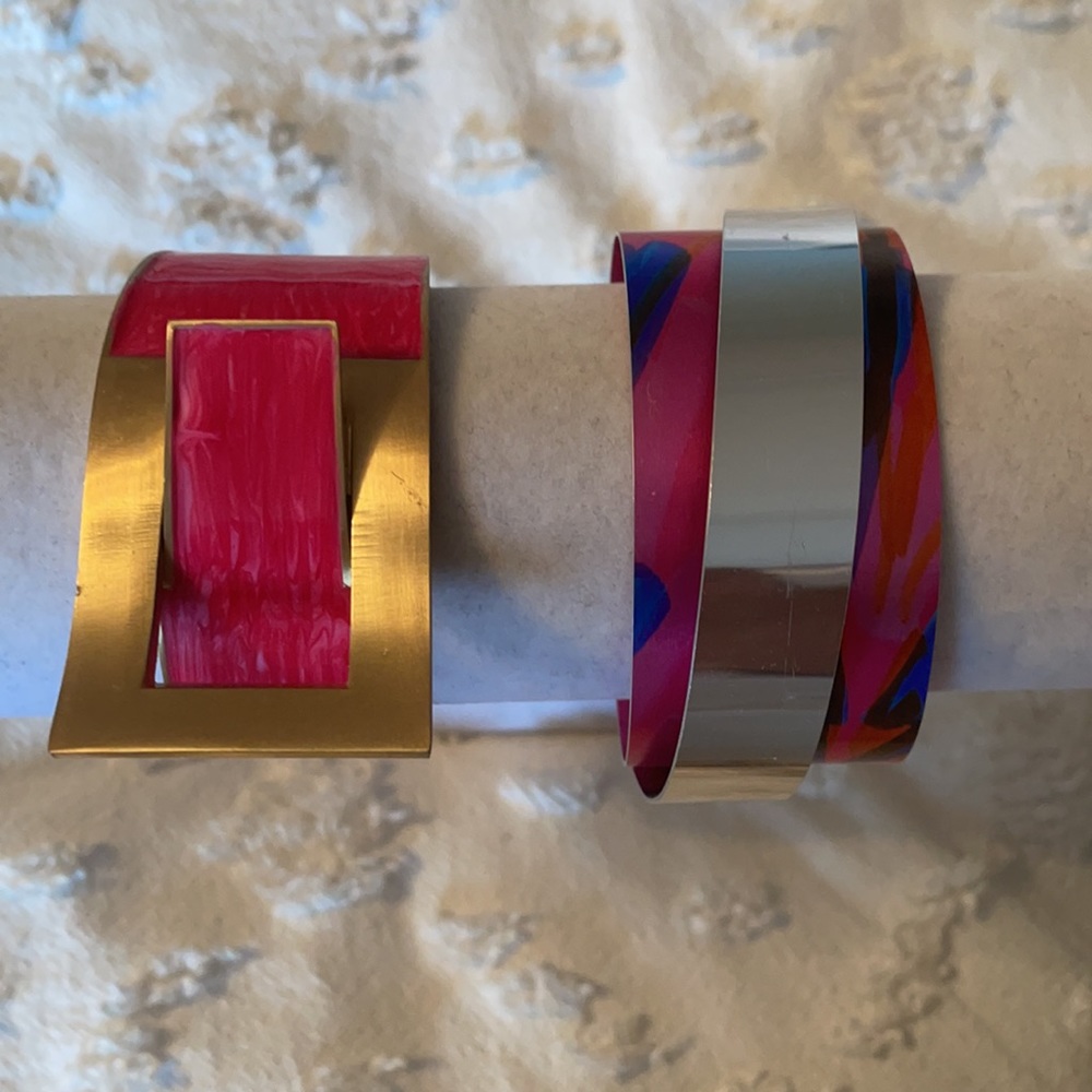 Pink cuff bracelets - Picture 2 of 3